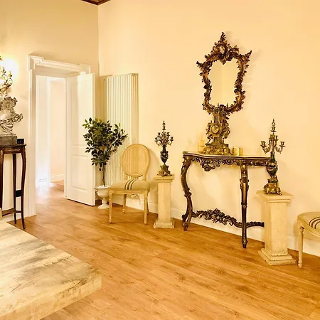 Trevi Fountain Elegant 로마
