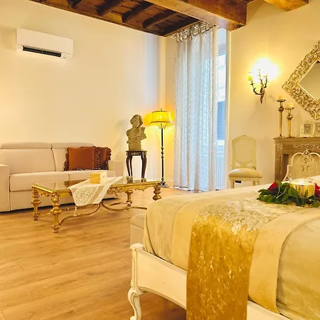 Trevi Fountain Elegant Apartment