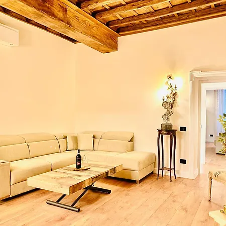 Trevi Fountain Elegant Apartment *