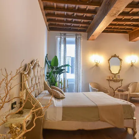 Apartment Trevi Fountain Elegant